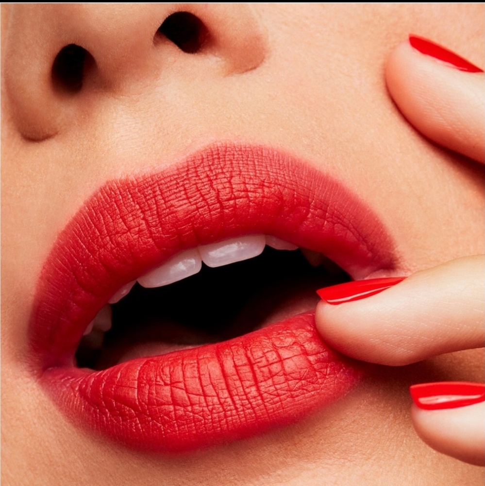 NEW IN BOX 702 Dangerous Retro Matte Lipstick MAC Full Size